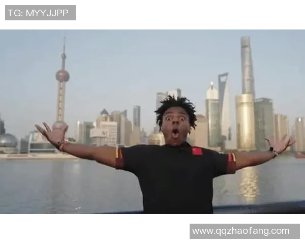 外国足球明星街头恶搞大揭秘笑料不断引发路人惊喜反应